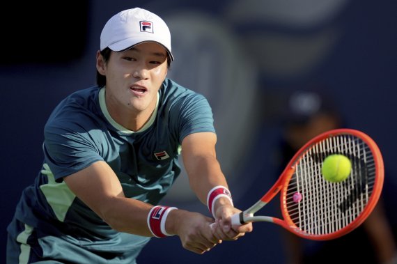 Tênis masculino coreano avança para as oitavas de final da Copa Davis após 15 anos