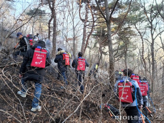 안산시 수리산 화재 1500명 투입…잔불 정리중