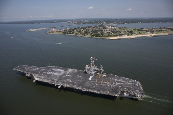 [AP/뉴시스] 미 해군 항공모함 USS 해리 S. 트루먼 호.