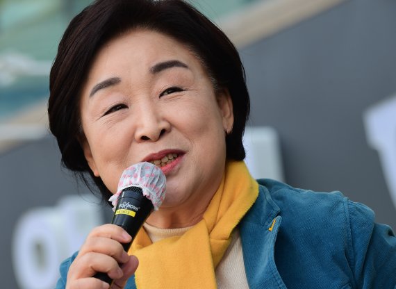 李 "딱 3표만 더달라"&middot;尹 "결승선 1등 끊게해달라"&middot;沈 "소신투표 해달라"