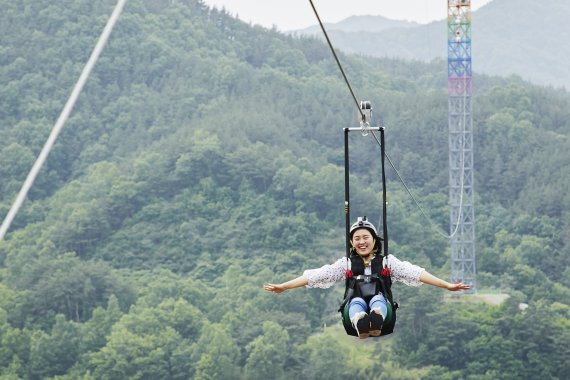 부항댐 짚와이어 (사진=김천시 제공) *재판매 및 DB 금지