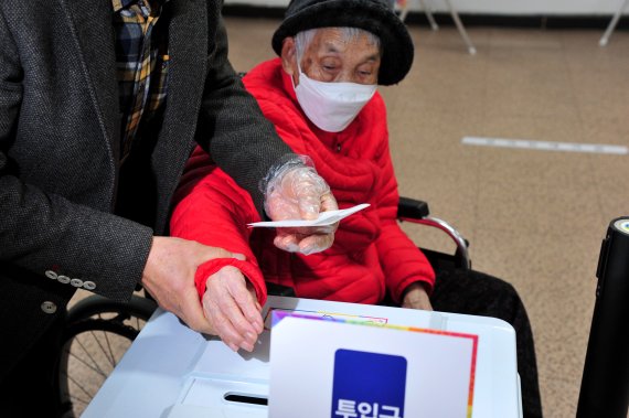 "이념·세대 갈라치기 그만… 통합의 리더십 어느때보다 절실" [선택, 2022]