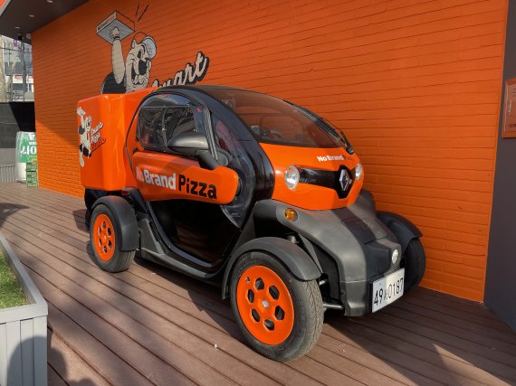 노브랜드 피자 전기차. © 뉴스1 신민경 기자