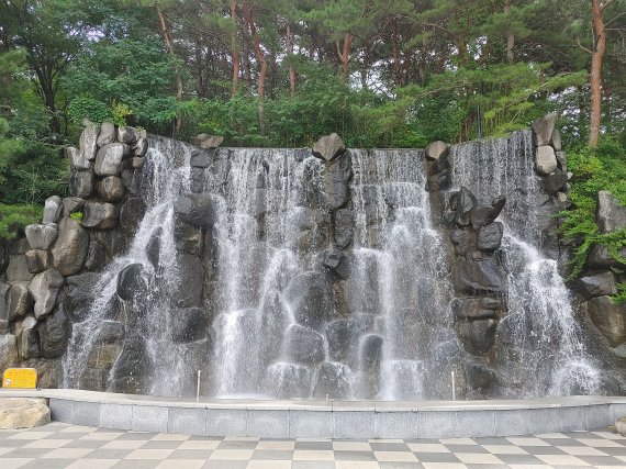 경천대 인공폭포 (사진=상주시 제공) *재판매 및 DB 금지