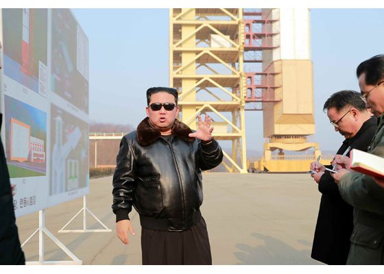 [서울=뉴시스]11일 북한 조선노동당 기관지 노동신문은 김정은 당 총비서 겸 국무위원장이 서해위성발사장을 방문했다고 보도했다. (사진=노동신문 홈페이지 갈무리) 2022.03.11.