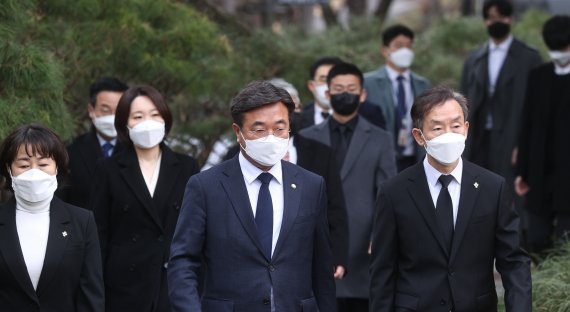 여가부 폐지 놓고 여야 충돌…"마초적 인식" vs "尹당선인 선택"