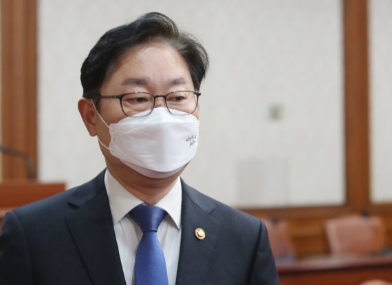 朴법무, “법무장관 수사지휘권 필요하다” 거듭 확인 “폐지반대”