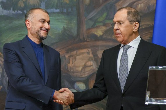 Relações Exteriores da Rússia "Negociando a neutralidade militar da Ucrânia"