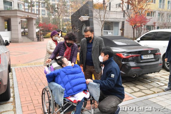 김상호 하남시장 작년 11월21일 파스텔 첫 여행자 출발 전 인사. 사진제공=하남시