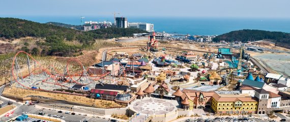 놀이기구 타면 동해가 한눈에… 롯데월드 부산 31일 오픈