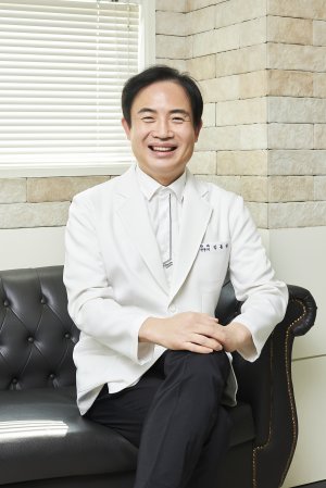 ‘22년 봉사’ 임동권 원장, 보령의료봉사상 대상 받아
