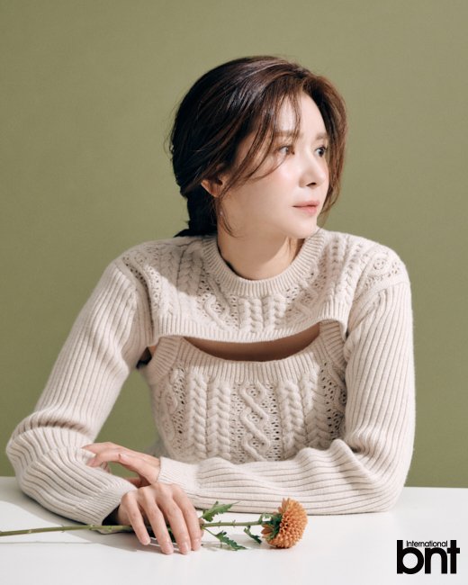 장서희, 50대에도 여전한 미모