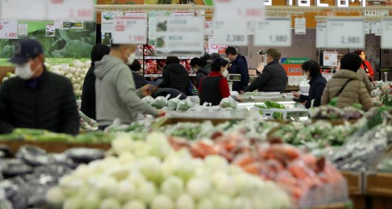 인플레 지속...생산자물가지수 넉달째 상승