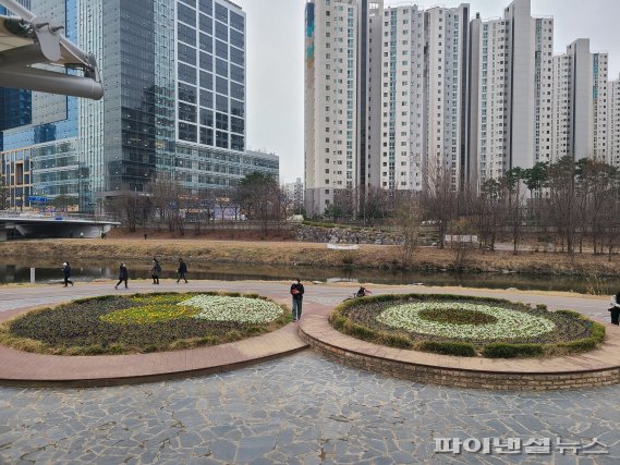 안양천변 쌍개울광장. 사진제공=안양시