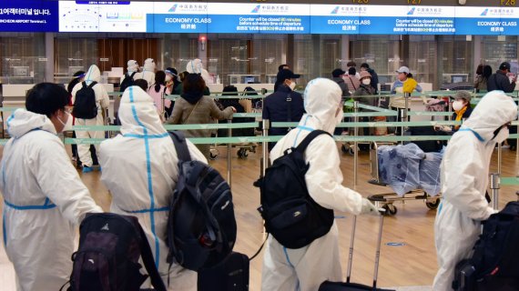 자가격리면제 첫 주말 맞은 인천국제공항