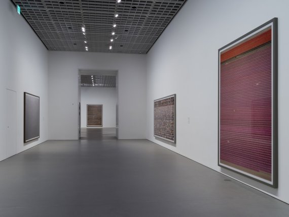 [서울=뉴시스]아모레퍼시픽미술관, Andreas Gursky 전시 전경. studio kdkkdk