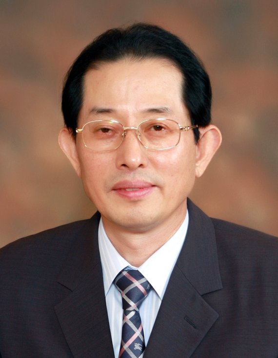 [광주=뉴시스] 조선대학교병원 정형외과 이상홍 교수. (사진=조선대병원 제공). photo@newsis.com *재판매 및 DB 금지