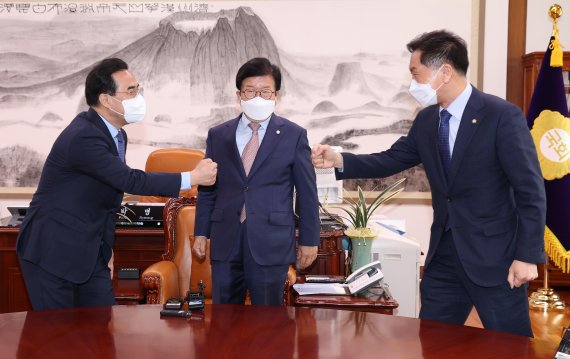 민주당 "30조원 추경이 적당.. 지출 구조조정은 새 정부에서"