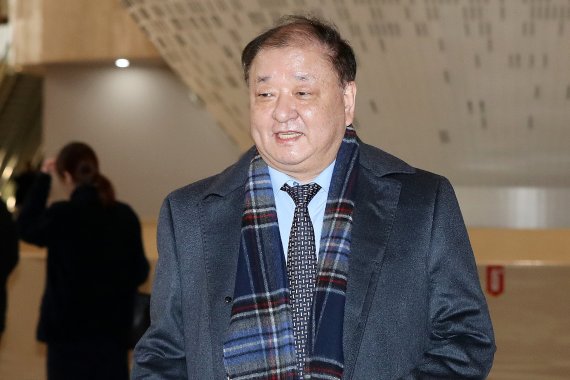 文이 임명한 강창일 주일대사, 이임 앞두고서야 日 외상 만났다