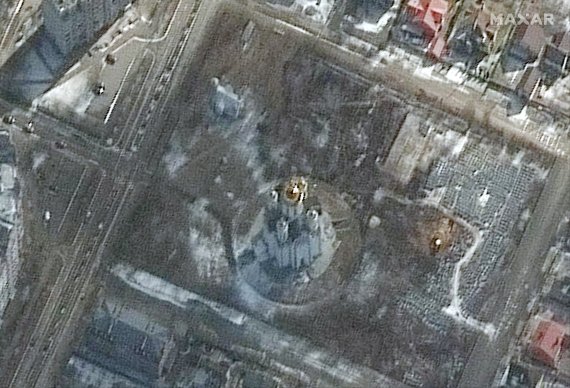 미국 인공위성 기업 맥사는 러시아군이 철수한 키이우 인근 부차에서 약 137m 깊이의 집단묘지가 포착된 사진을 공개했다. © 로이터=뉴스1 © News1 원태성 기자
