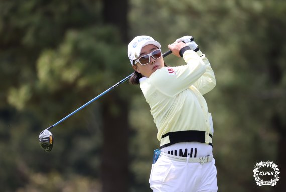'Sete vitórias' Kim Hae-rim lidera o primeiro dia do Lotte Rent-a-Car Women's Open na partida de abertura do KLPGA Tour