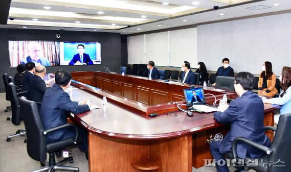 파주시 7일 세계 3대 투자가 짐 로저스 회장 남북협력고문 위촉 및 업무협약 체결. 사진제공=파주시