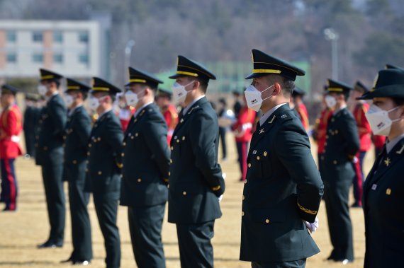 지난달 3일 오전 육군학생군사학교에서 2022년 학군장교 임관식이 진행되고 있다.(육군 제공) 2022.3.3/뉴스1 /사진=뉴스1