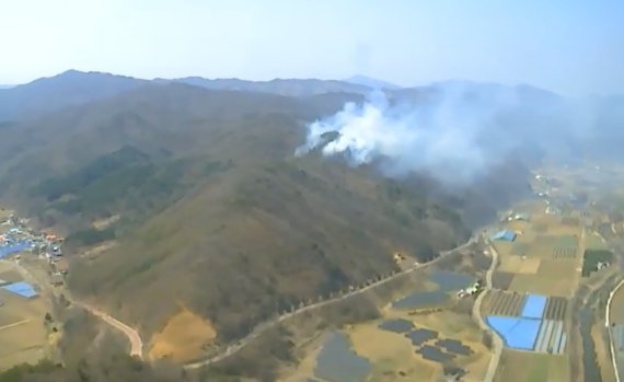 화천 상서면에서 발생한 산불.(산림청 제공) 2022.4.10/뉴스1