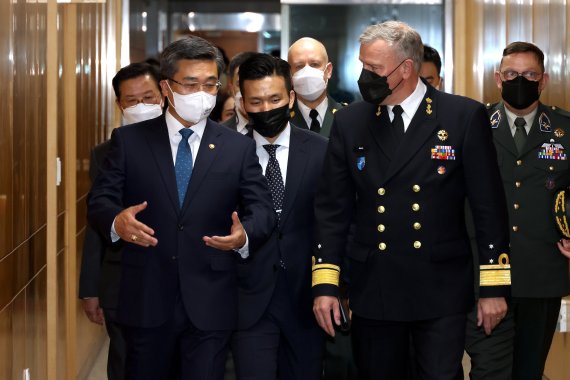 서욱 국방장관, 바우어 NATO 군사위원장 접견…"국방협력 지속 강화"