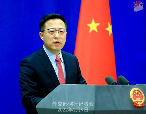 자오리젠 중국 외교부 대변인이 정례 브리핑에서 발언하고 있다. 사진=뉴스1
