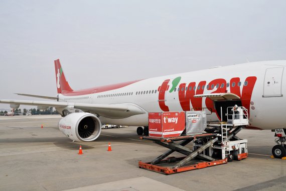 티웨이항공, 국제화물 운송 효율성 높인다.. 젯테이너와 ULD 공급 계약