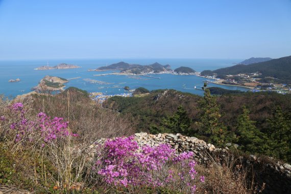 상라봉 정상에서 바라본 흑산도 전경 /사진=조용철 기자