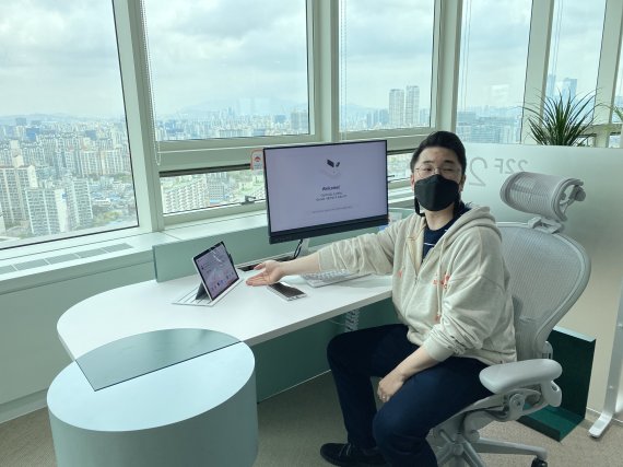 개인 노트북을 갖고 오지 않아도 되는 '아이데스크' 2022.4.14/뉴스1 © News1 이기범 기자