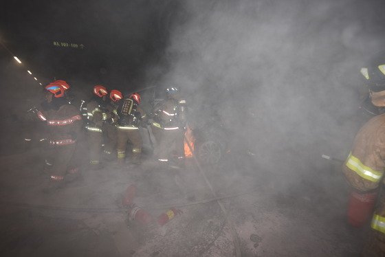 '테슬라 사망사고' 대리기사 "혐의 부인"