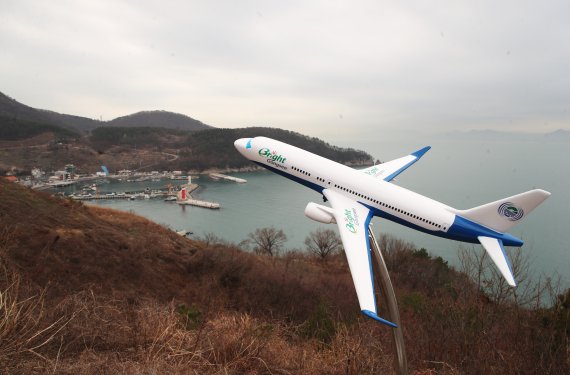 부산 강서구 가덕도 대항전망대에서 바라본 신공항 건립지. 2021.3.4/뉴스1 © News1