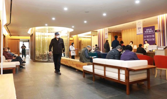 [서울=뉴시스]코로나19 후유증클리닉. (사진= 명지병원 제공) 2022.04.15