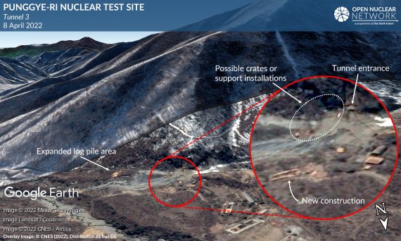지난 4월 8일 북한 함경북도 길주군 풍계리 핵실험장 3번 갱도 입구 주변 위성 사진 분석. 이전에 없었던 새 구조물이 설치된 모습이 보인다. (ONN) 사진=뉴스1