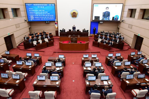 15일 오후 경남도의회 제393회 임시회 제2차 본회의가 열리고 있다.(사진=경남도의회 제공) 2022.04.15. *재판매 및 DB 금지