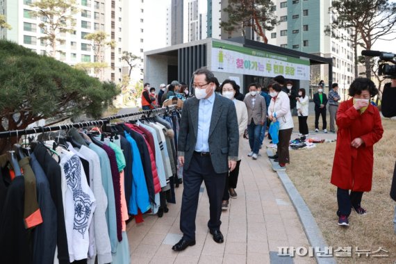 조광한 남양주시장 16일 ‘찾아가는 두 번째 옷장’ 참석. 사진제공=남양주시