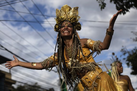 "Samba!" O Carnaval do Brasil, que foi adiado devido ao Covit-19, acontecerá no dia 22. [뉴시스Pic]