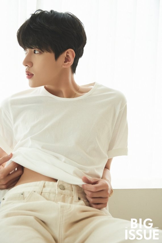 [서울=뉴시스] DKZ 재찬 빅이슈 4월호 커버. 2022.04.02. (사진 = 빅이슈 제공) photo@newsis.com *재판매 및 DB 금지