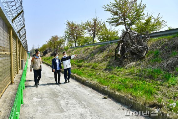 김포시 한강철책 철거작업 시작…“시민 품으로”