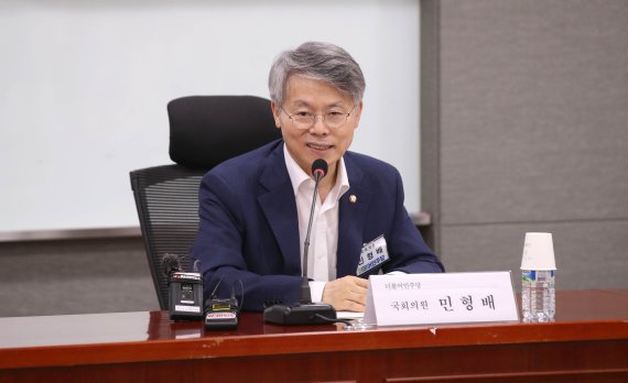 민주당, '꼼수 탈당' 초강수..내일 안건조정위 열릴듯