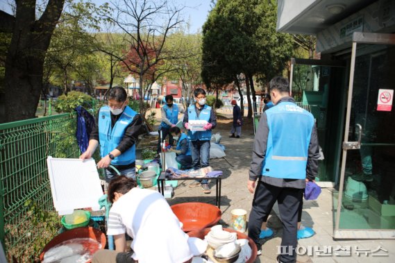 안산도시공사 경로당 환경개선 재능봉사 '반짝'