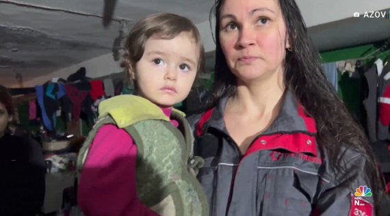 "Perdeu a luz do sol e o ar fresco"... O vídeo das crianças evacuadas da siderúrgica Azoustal foi divulgado