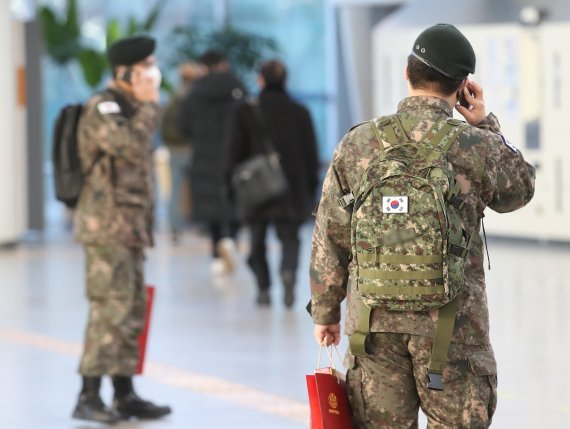 [fn스트리트] 병사 월급 200만원