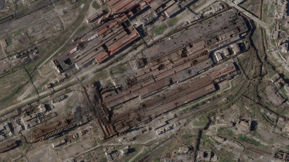 24일(현지시간) 촬영된 우크라이나 마리우폴의 아조우스탈 제철소 위성 사진.AP뉴시스