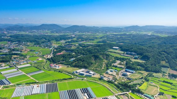 용인 반도체클러스터 일반산업단지가 조성될 처인구 원삼면 일대 전경.