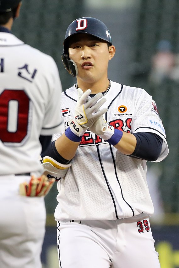 26일 NC 다이노스와의 홈경기서 2회 적시타를 날린 두산 베어스 김인태. /사진=뉴시스화상