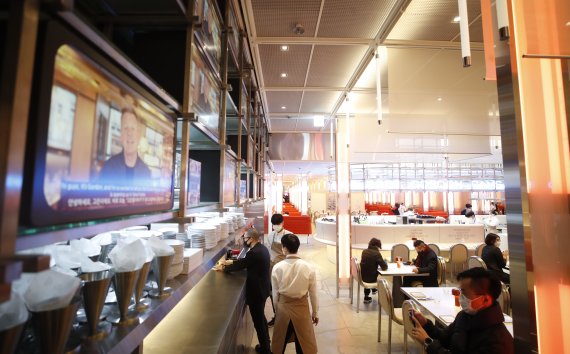 영국 출신 요리사의 햄버거 레스토랑 '고든램지버거' 한국 매장이 지난 1월7일 서울 송파구 잠실 롯데월드몰에서 아시아 최초로 그랜드 오픈했다.. 2022. 1.7/뉴스1 © News1 권현진 기자